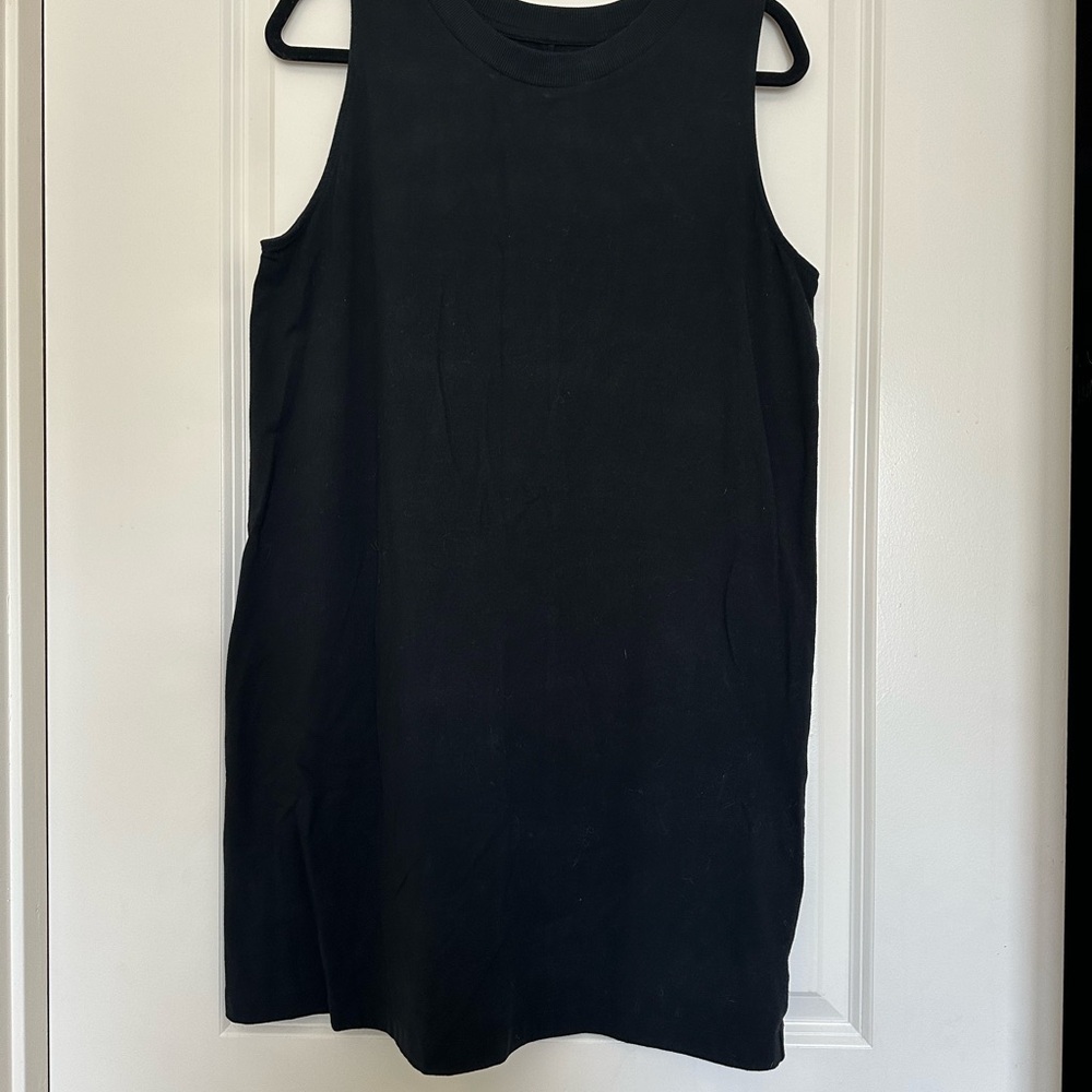 Black Sleeveless Dress